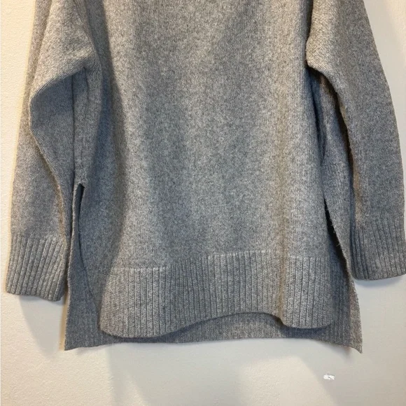 H&M Gray Ribbed Mock Neck Sweater - Picture 4 of 10